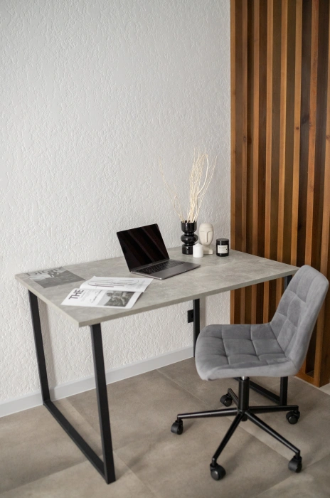 Деревянный стол Лиман, 117 х 77, бетон светлый / черный матовый