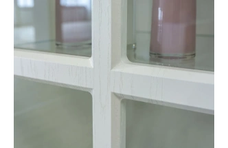 Витрина со стеклом Ливерпуль, белый / ясень ваниль