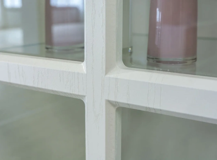 Витрина со стеклом Ливерпуль, белый / ясень ваниль