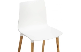 Пластиковый стул Кобе, пластик белый / массив дуба