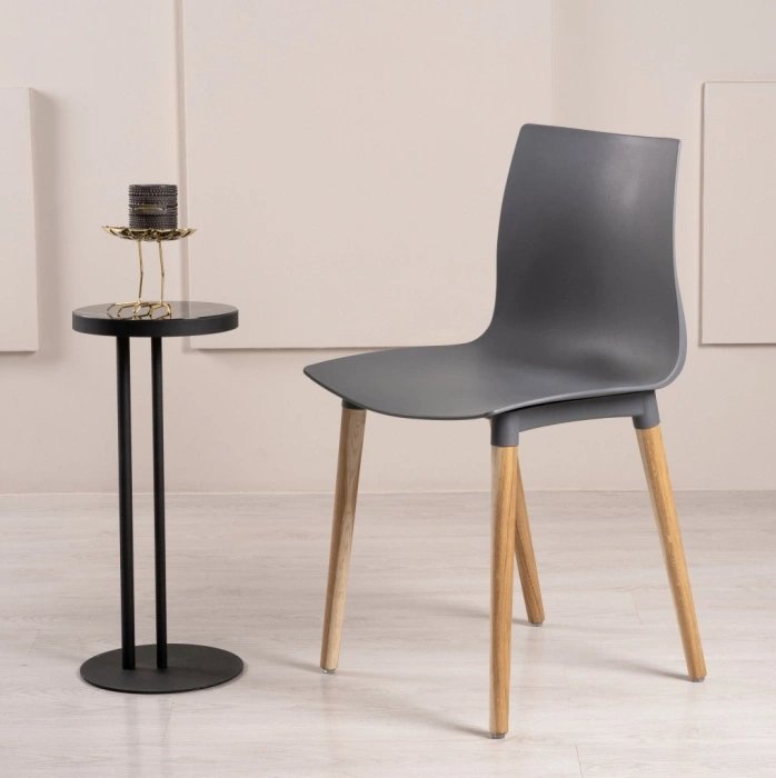 Пластиковый стул Кобе, пластик серый / массив дуба
