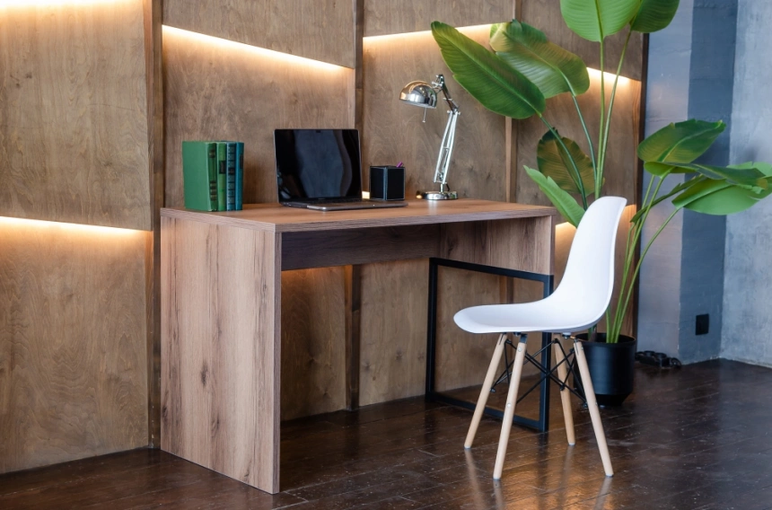 Пластиковый стул Eames PC-015, белый / массив дерева