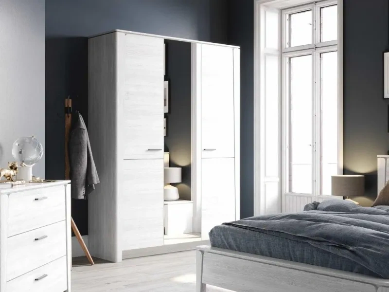 Шкаф трехдверный Мальта, распашной с зеркалом, дуб винтерберг