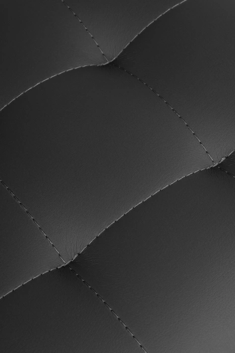 Стул на металлокаркасе Бекал, экокожа черный / матовый черный