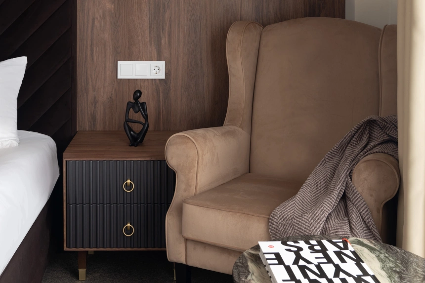 Тумбочка 77IP-NS008, с ящиками, коричневый / темно-серый