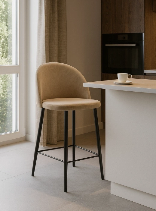 Полубарный стул Амизуре, бежевый / черный матовый