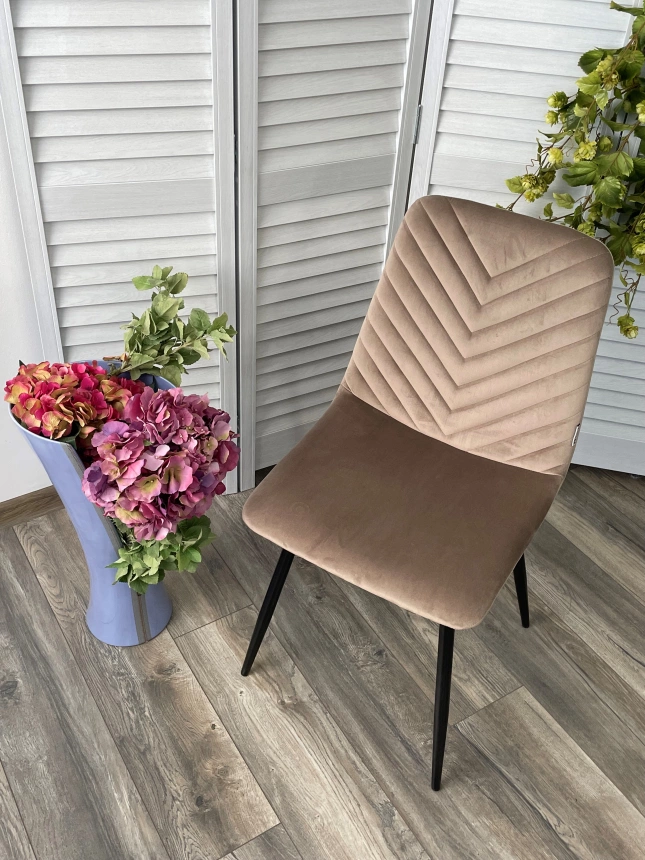 Стул Duke, мягкий, Bluvel-40 beige, велюр, черный каркас