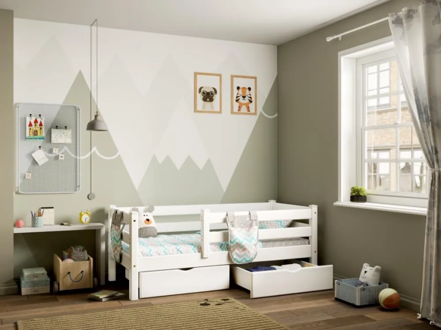 Детская кровать Соня, 70*160, с бортиками, полупрозрачный лак / белый